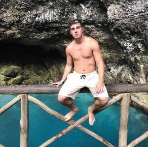 Meet your Posher, Sam